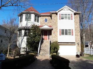 301 Saint Andrews Rd, Staten Island, NY 10306