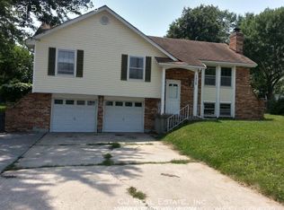 1215 SE Langsford Rd, Lees Summit, MO 64063
