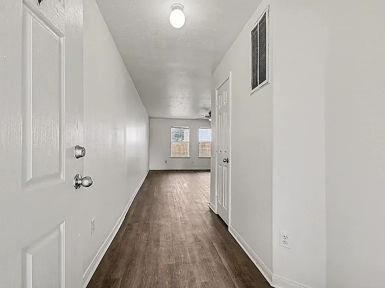 19414 Dry Canyon Ct — Photo 5