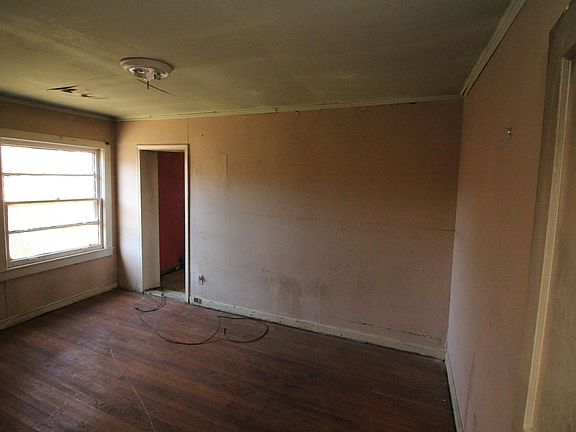 2nd image of 1294 Gausco Ave