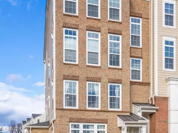 43419 Town Gate Sq, Chantilly, VA 20152