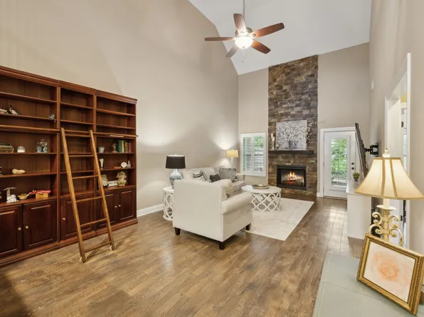 3234 Blue Sky Dr, Murfreesboro, TN 37130