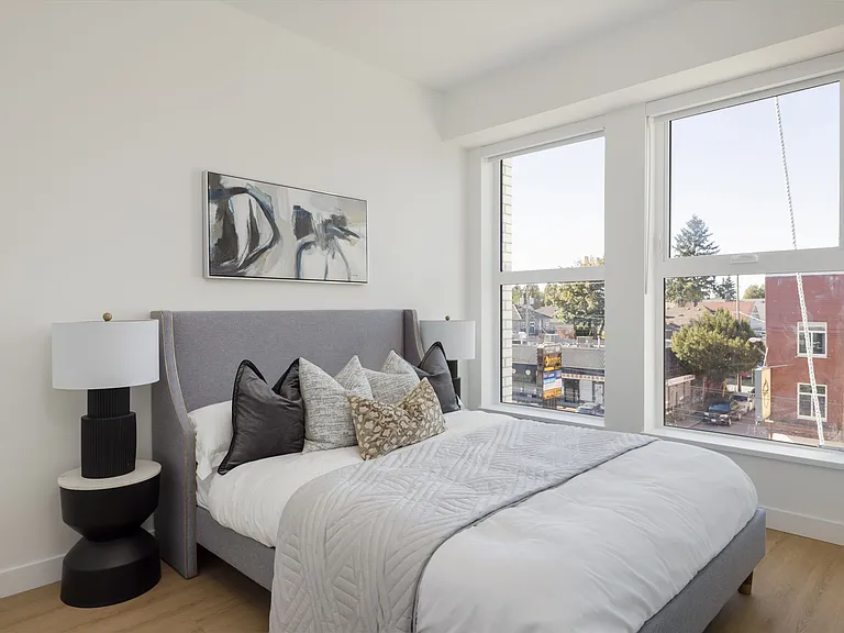 219 E 24th Ave — Photo 15
