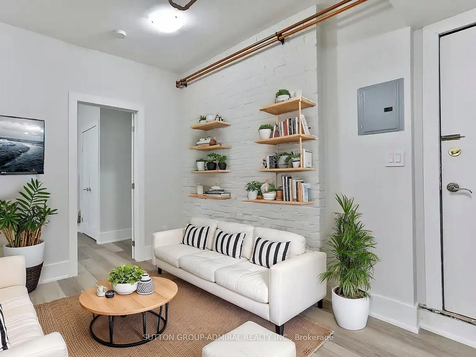 2 bed, $2,135 — Photo 2