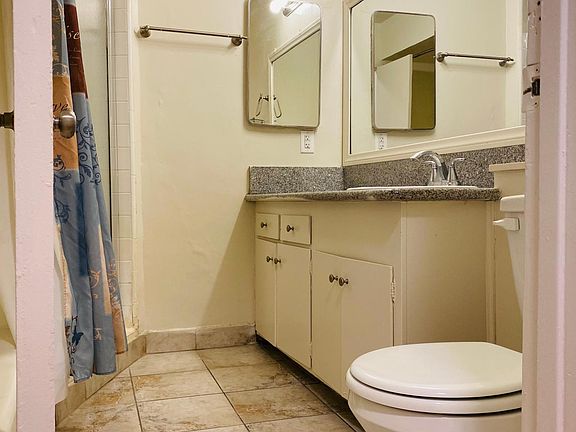5th image of 740 S Saint Andrews Pl #1