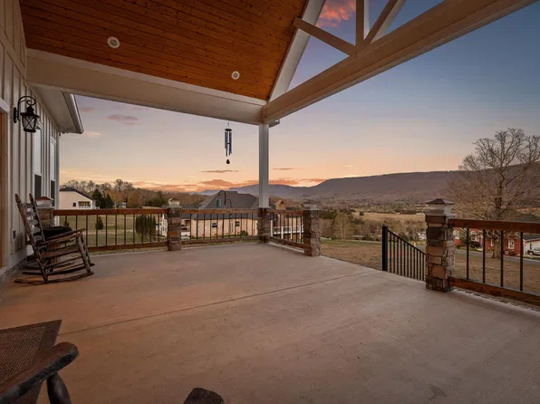 300 Skyhigh Dr, Dunlap, TN 37327