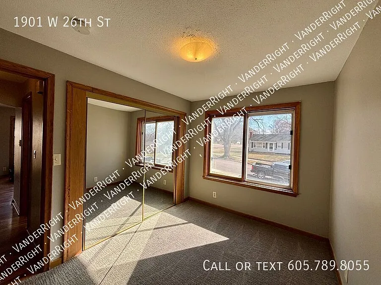 1901 W 26th St — Photo 8