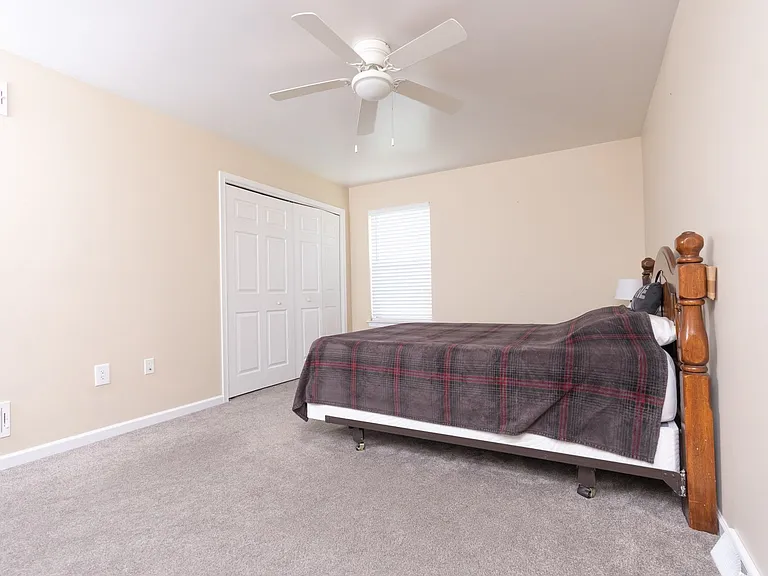 2072 Sheaffer Rd — Photo 19