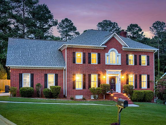 3rd image of 4587 Bedford Drive