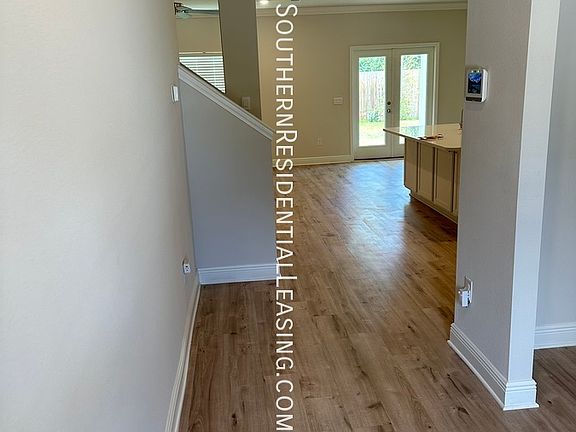 4th image of 214 Eagle Dr