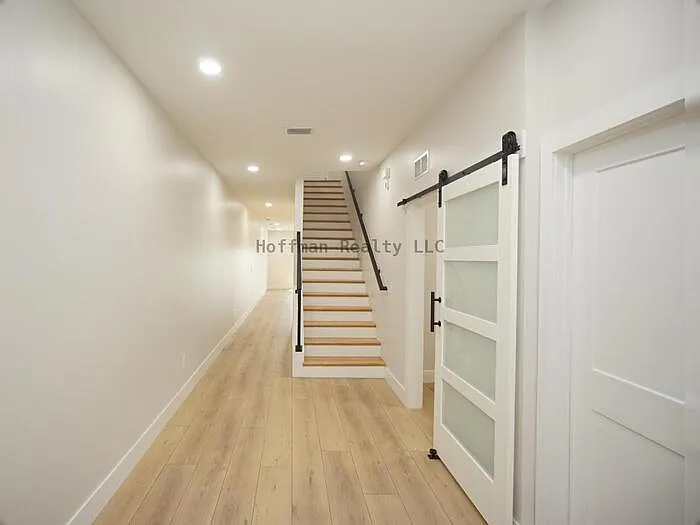 3 bed, 2.5 bath, 2229 sqft, $4,500 — Photo 2