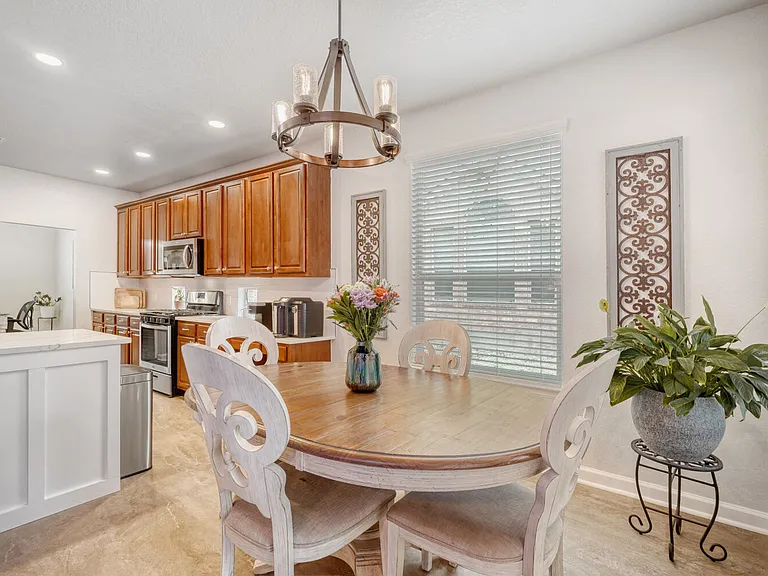 eat in kitchen