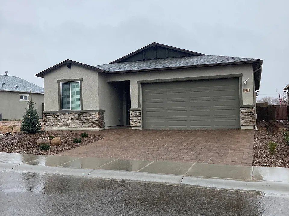 6255 Goldfinch Dr