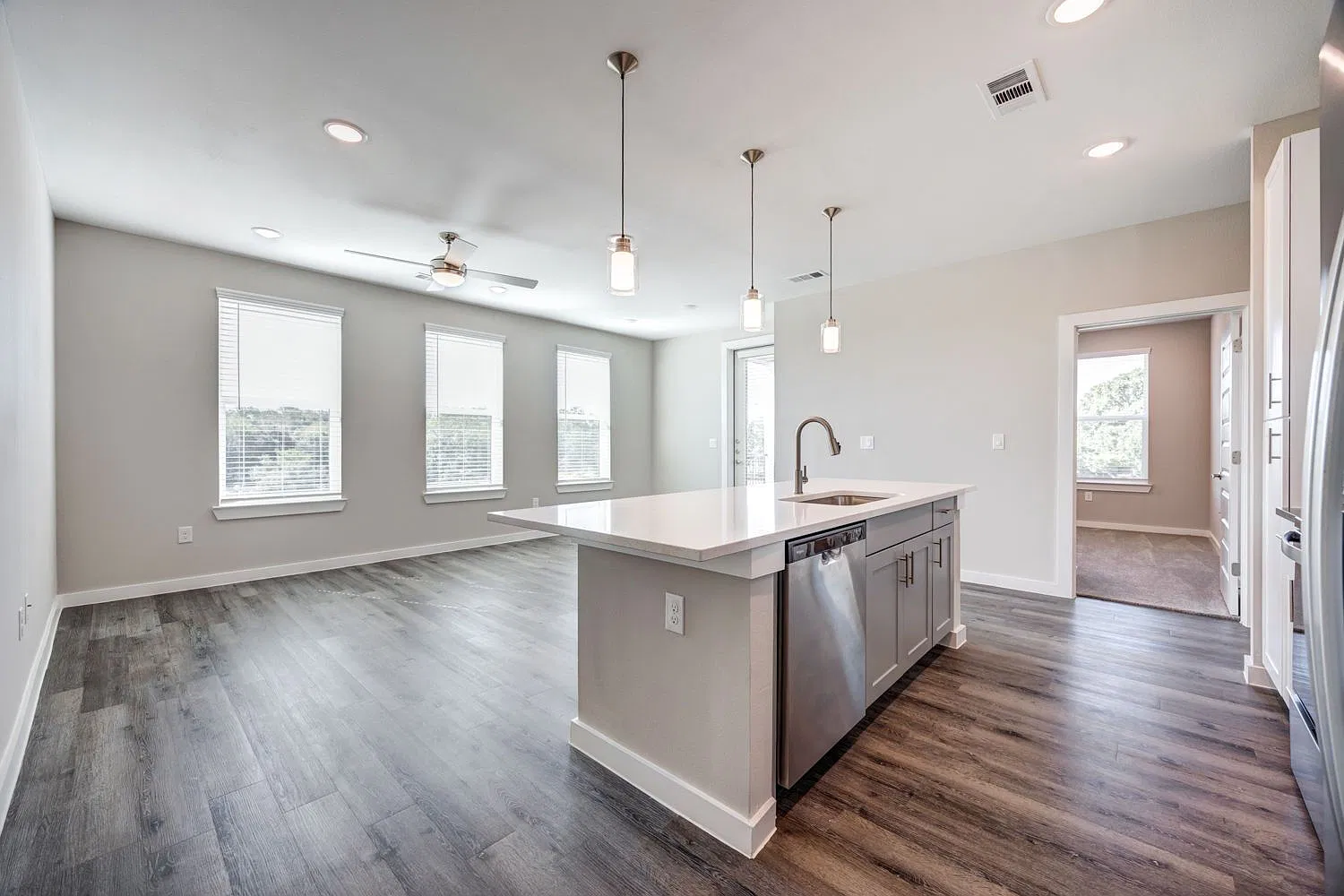 Water's Edge Townhomes — Photo 3