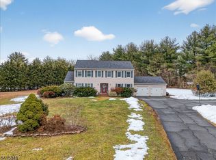 5 Fisher Ct, Ringoes, NJ