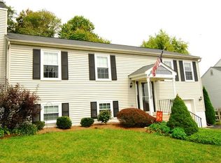 10719 Hunters Chase Ln, Damascus, MD 20872