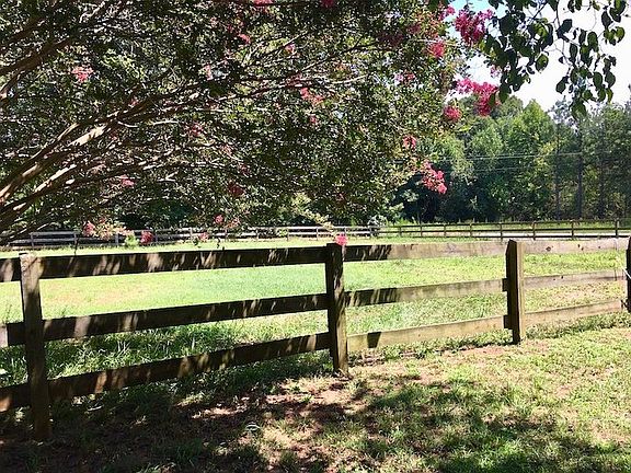 4th image of 932 Solen Williams Rd #B