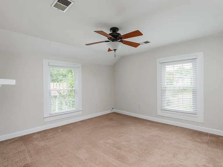 206 Oliver St — Photo 16