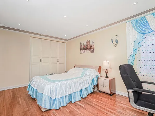 2675 East 7th Street image 18 of 28