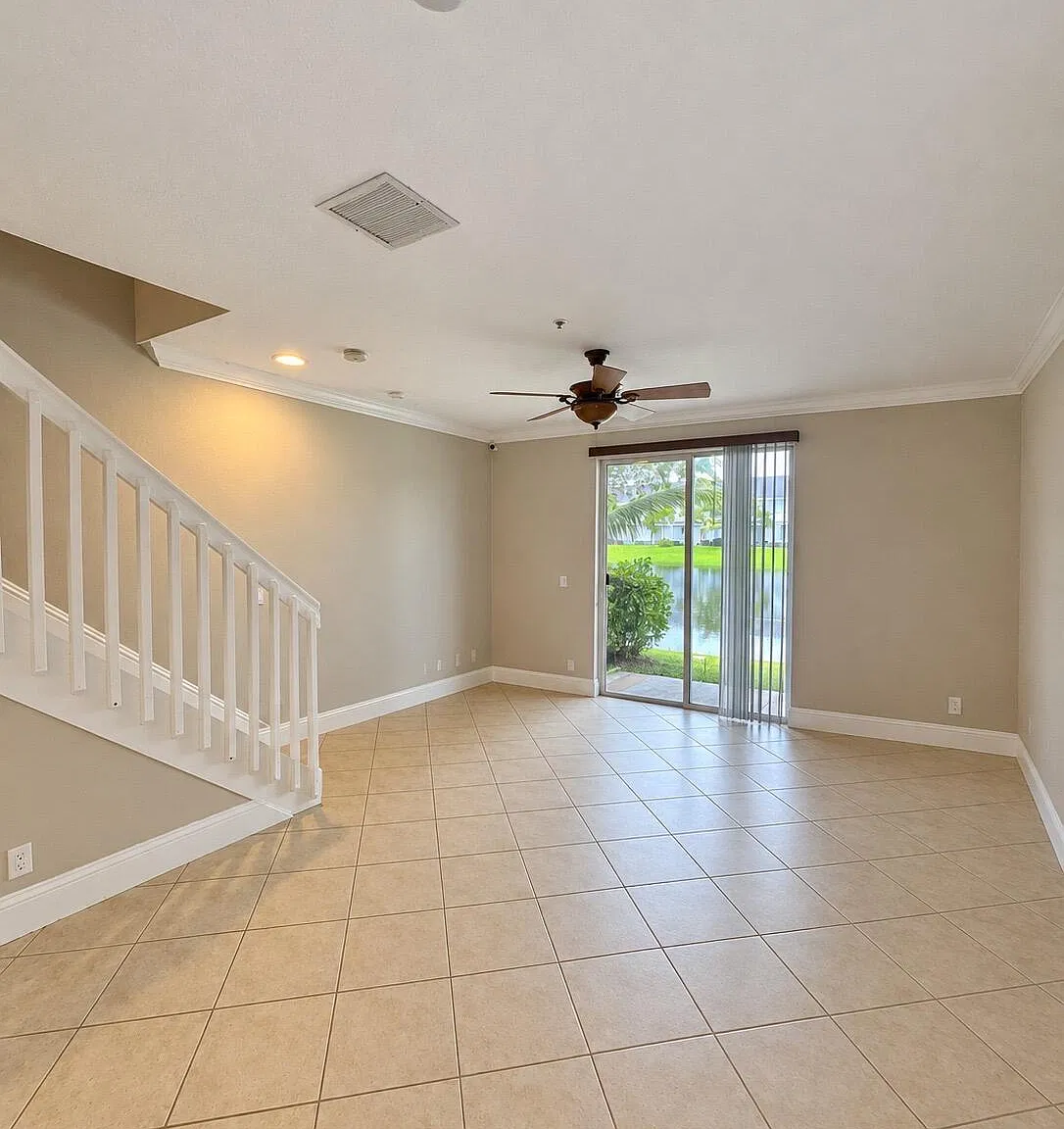 3 bed, 2.5 bath, 2050 sqft, $3,000 — Photo 4