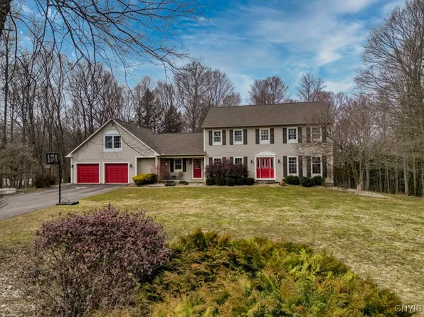 2085 Meadowlark Cir, La Fayette, NY 13084