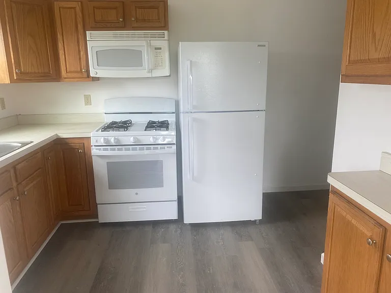 207 Cherry Ave #2 — Photo 4