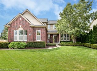 54909 Grenelefe Cir W, South Lyon, MI 48178