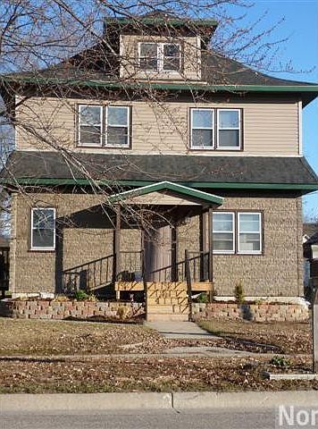 1st image of 106 Hoosac St W