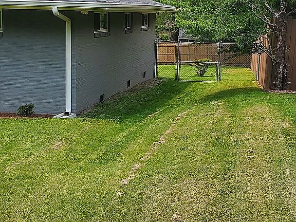 2nd image of 1515 Rowewood Dr