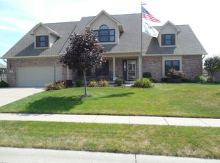 77 Hudson Bay Ln, Greenwood, IN 46142