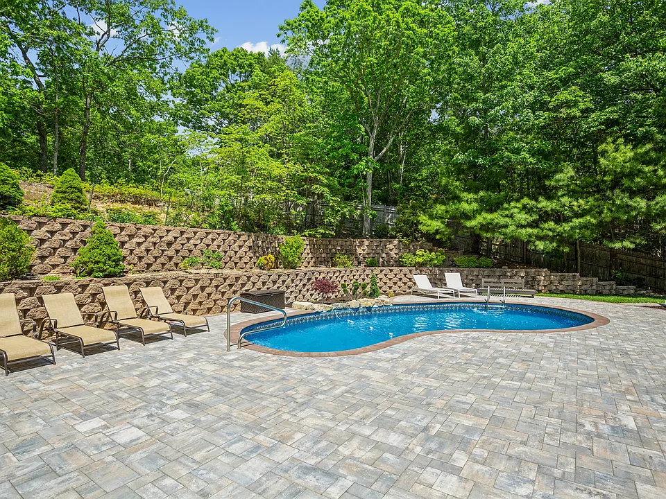 29 Glenview Dr