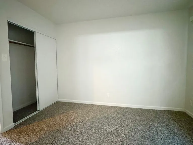 1425 Magnolia Ave — Photo 11