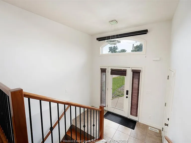 1924 Northway Ave — Photo 5