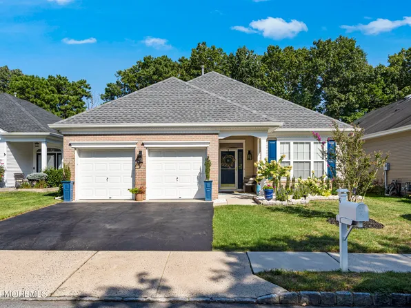 5 Silverspring Drive, Lakewood, NJ 08701