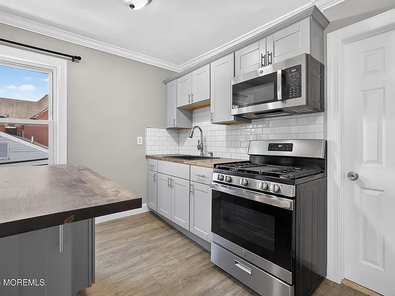 907 Bond St #2 — Photo 16