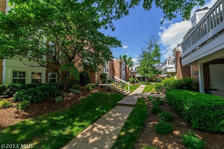 1st image of 2606C S Arlington Mill Dr #3