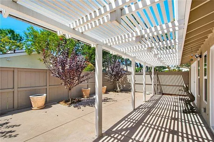 7259 Seaworthy Dr — Photo 28