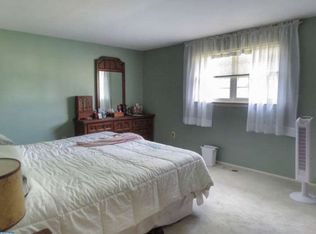 161 Golfview Dr, Sewell, NJ 08080