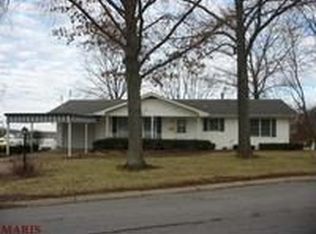 4 Youngridge Dr, Union, MO 63084