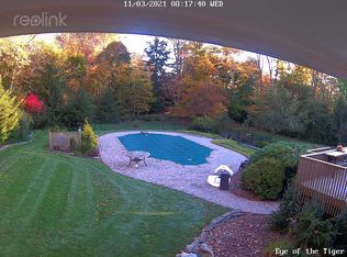 17 Ripplewood Dr, Upper Saddle River, NJ 07458