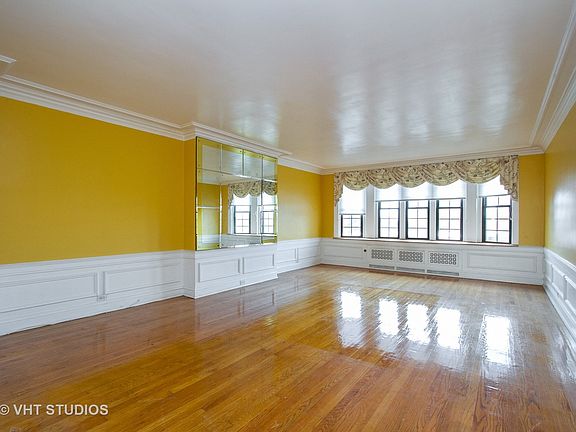 5th image of 6901 S Oglesby Ave APT 5D