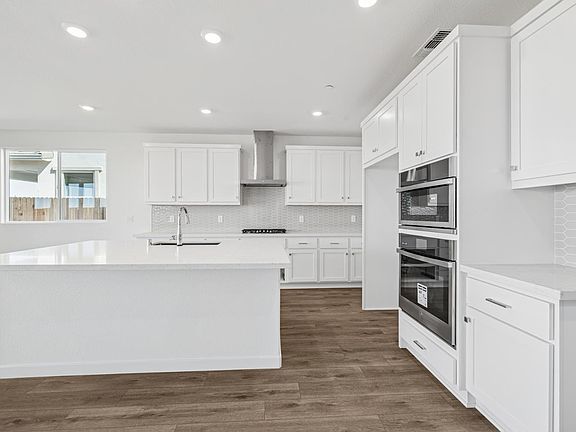 2nd image of 4065 Salamander Cir