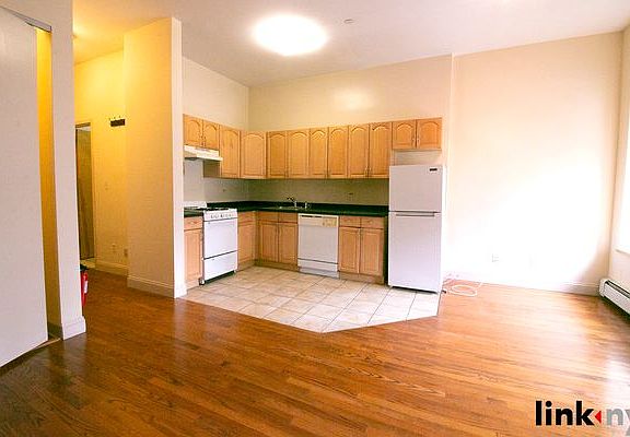 5th image of 15 W 127th St #3S
