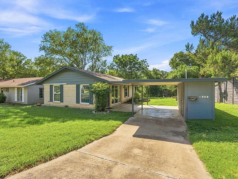 3607 Wilson St — Photo 2