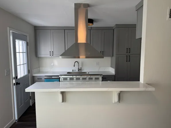 2171 American Ave #B, Costa Mesa, CA 92627