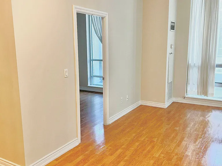 761 Bay St #204 — Photo 21