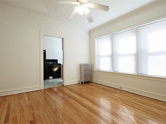 4th image of 9040 S Bishop St #9042-3B