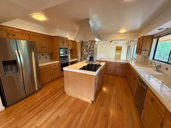 2435 Lake Ridge Shrs E, Reno, NV 89519