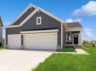 490 NW Independence Cir, Waukee, IA 50263