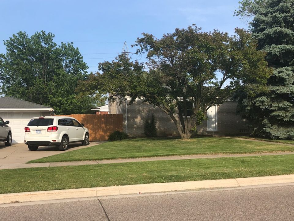 2nd image of 13901 E 14 Mile Rd
